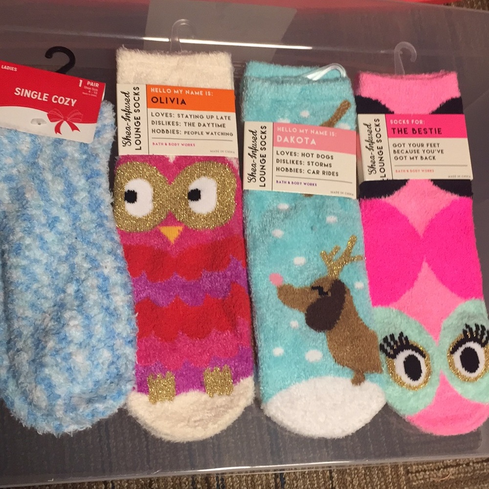 Bath and BodyWorks shea butter lounge socks